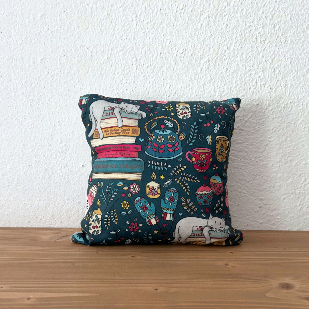 Cuscino di Cirmolo How to Hygge Like a Cat